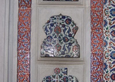 Ornamental shelves in the Harem